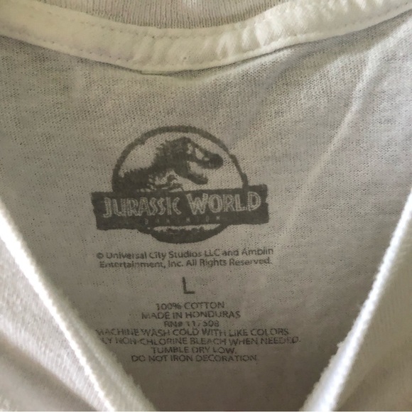 Jurassic World white short sleeve graphic tee in size L - Picture 4 of 6